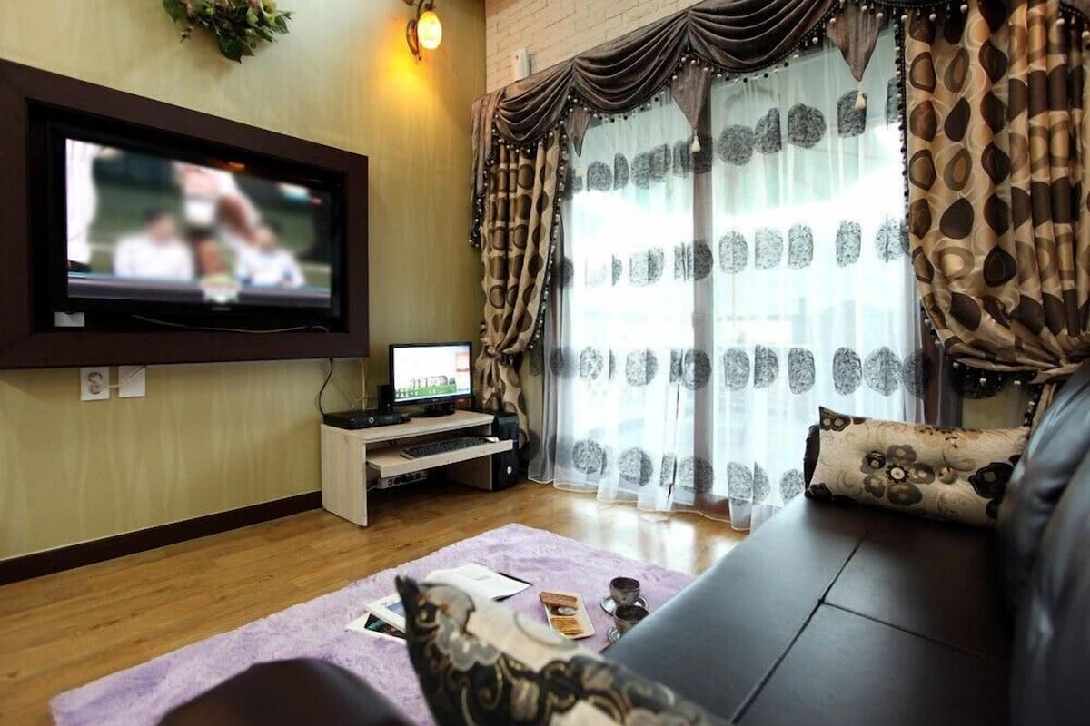 Kamar (Achimhaetsal) | Wi-Fi gratis dan didekorasi berbeda-beda