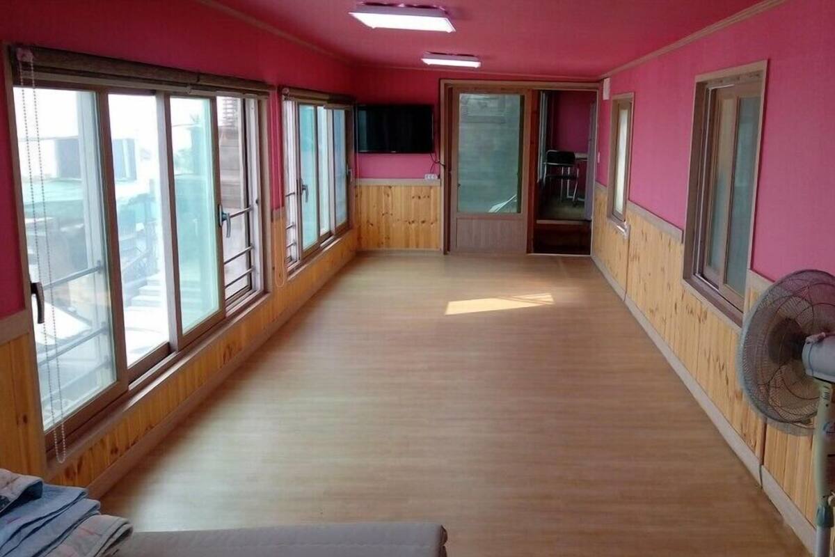 Room (Byulgwan) | WiFi (free), individually decorated, individually furnished, bed sheets
