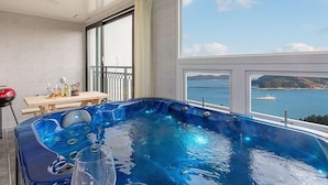 Free WiFi, individually decorated, individually furnished, bed sheets - Arco Poolvilla Pension (Geoje)