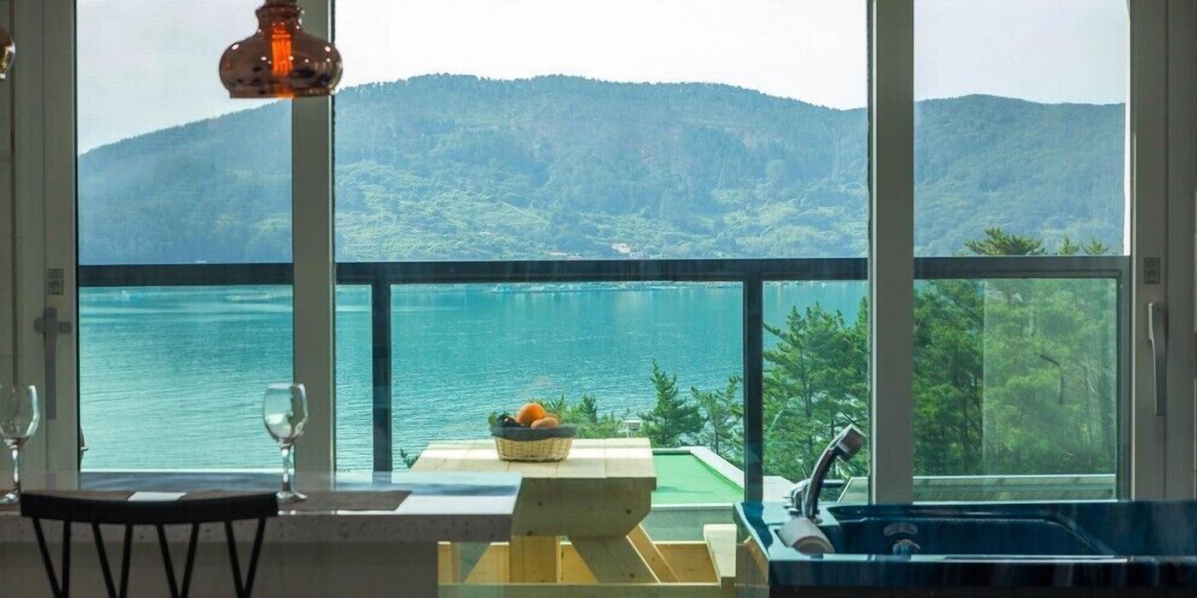 Room (B-vip 304) | Individually decorated, individually furnished, free WiFi, bed sheets