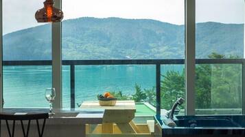 Room (B-vip 304) | Individually decorated, individually furnished, free WiFi, bed sheets