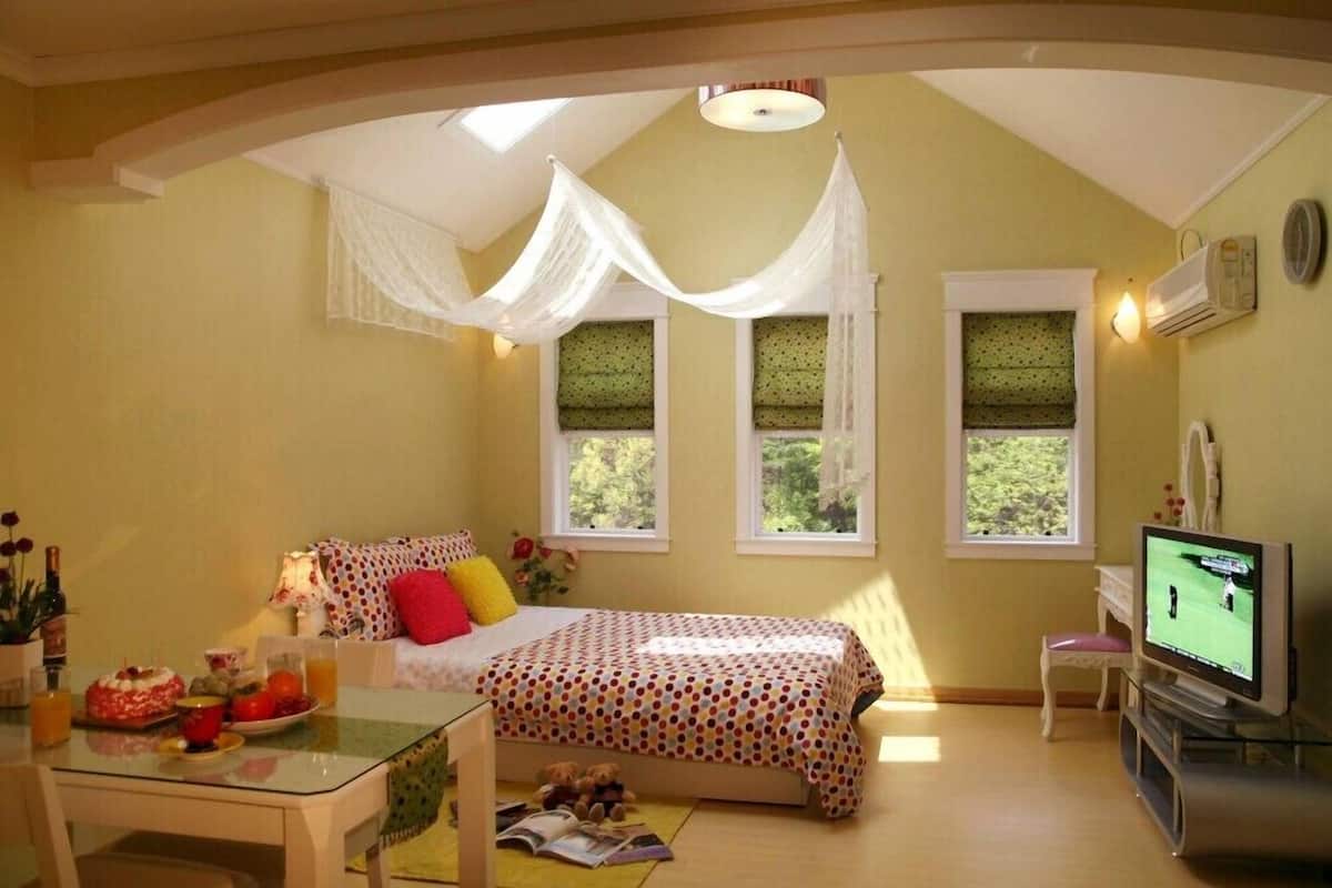 Room (Riesling) | Individually decorated, individually furnished, free WiFi, bed sheets