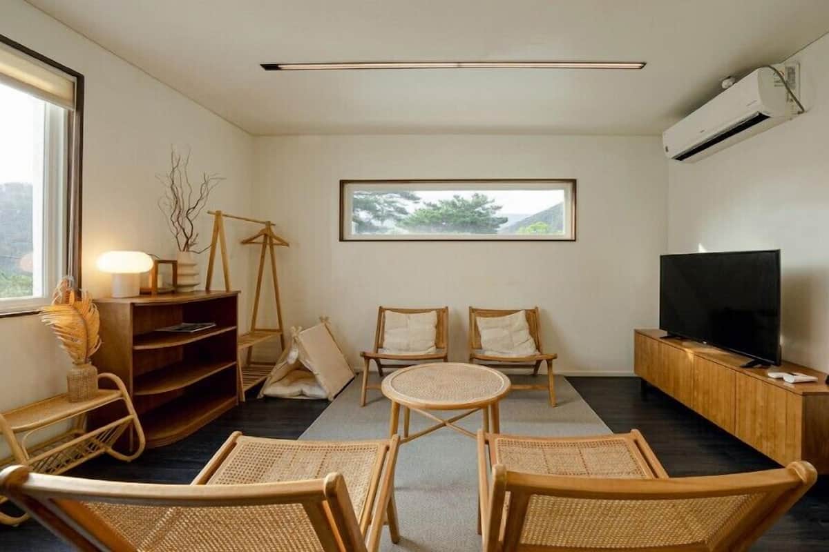 Habitación (A6(Grand Famlly/PET)) | Decoración personalizada, muebles diferentes y wifi gratis