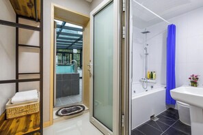 Room (Private) | Free WiFi, bed sheets - Asamo poolvilla (Gapyeong)