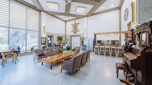 Room (Luxury) | Free WiFi, bed sheets - Gallery 774 (Gapyeong)