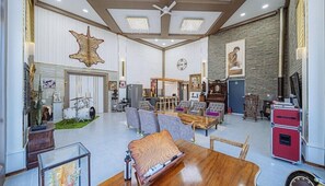 Room (Luxury) | Free WiFi, bed sheets - Gallery 774 (Gapyeong)