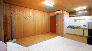 Room (Studio 1) | Free WiFi, bed sheets - Wondumag Minbak (Gapyeong)