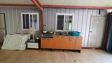 Room (Group Room) | Free WiFi, bed sheets