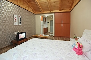 Habitación (THEONE) | Wifi gratis y ropa de cama 