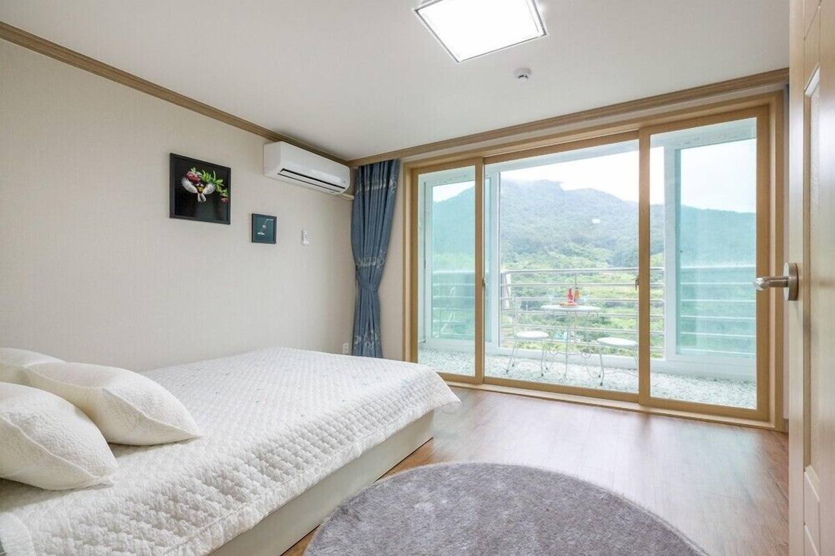 Wi-Fi de cortesia, roupa de cama