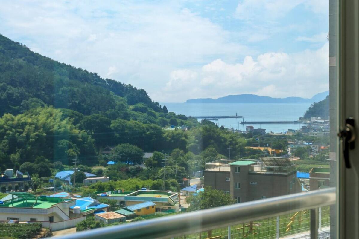 Wi-Fi de cortesia, roupa de cama