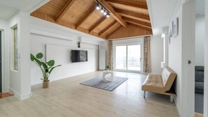 Rom (204 (Two room, Two Spa)) | Wi-fi (inkludert) og sengetøy
