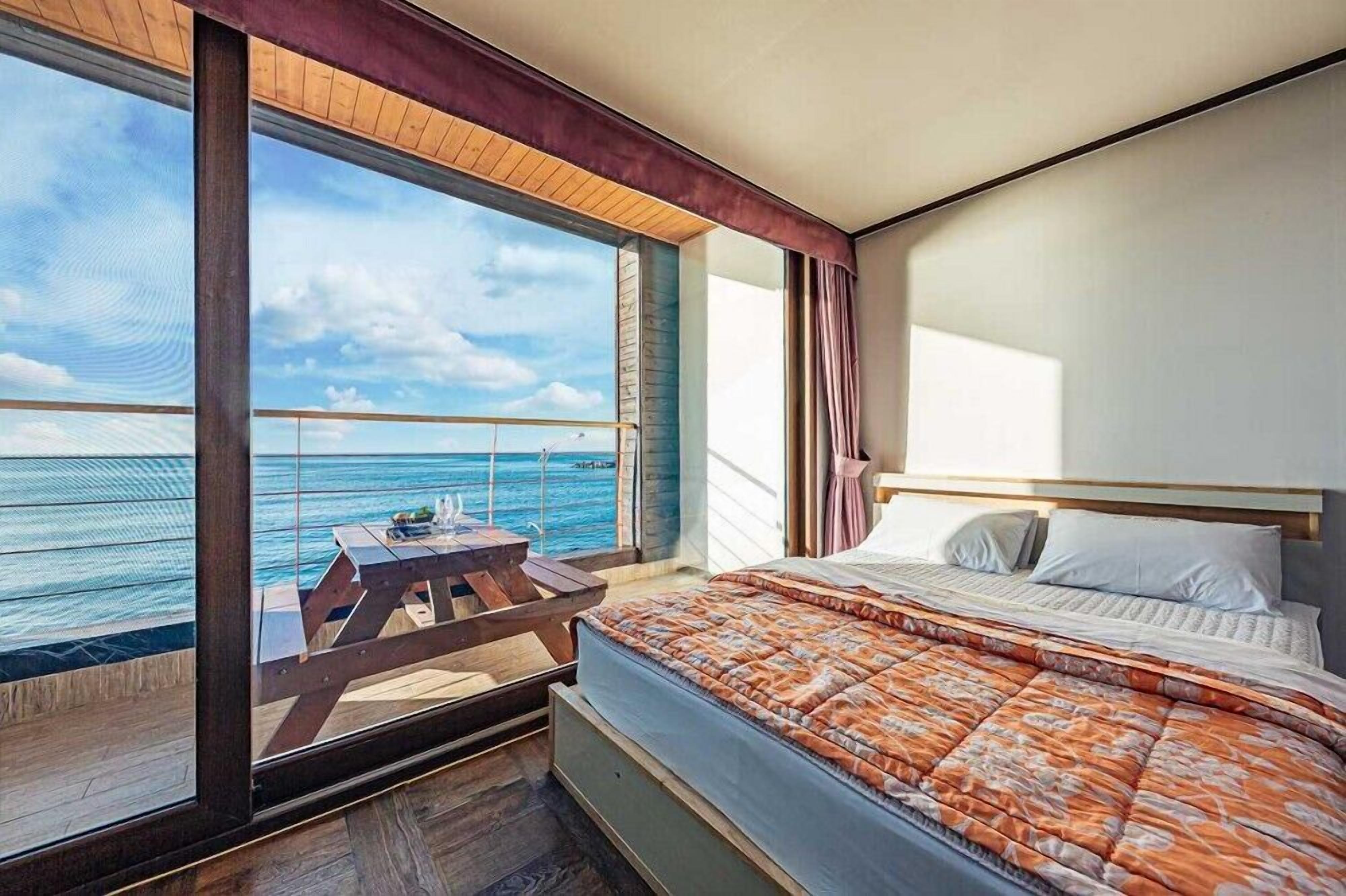 무료 WiFi, 침대 시트