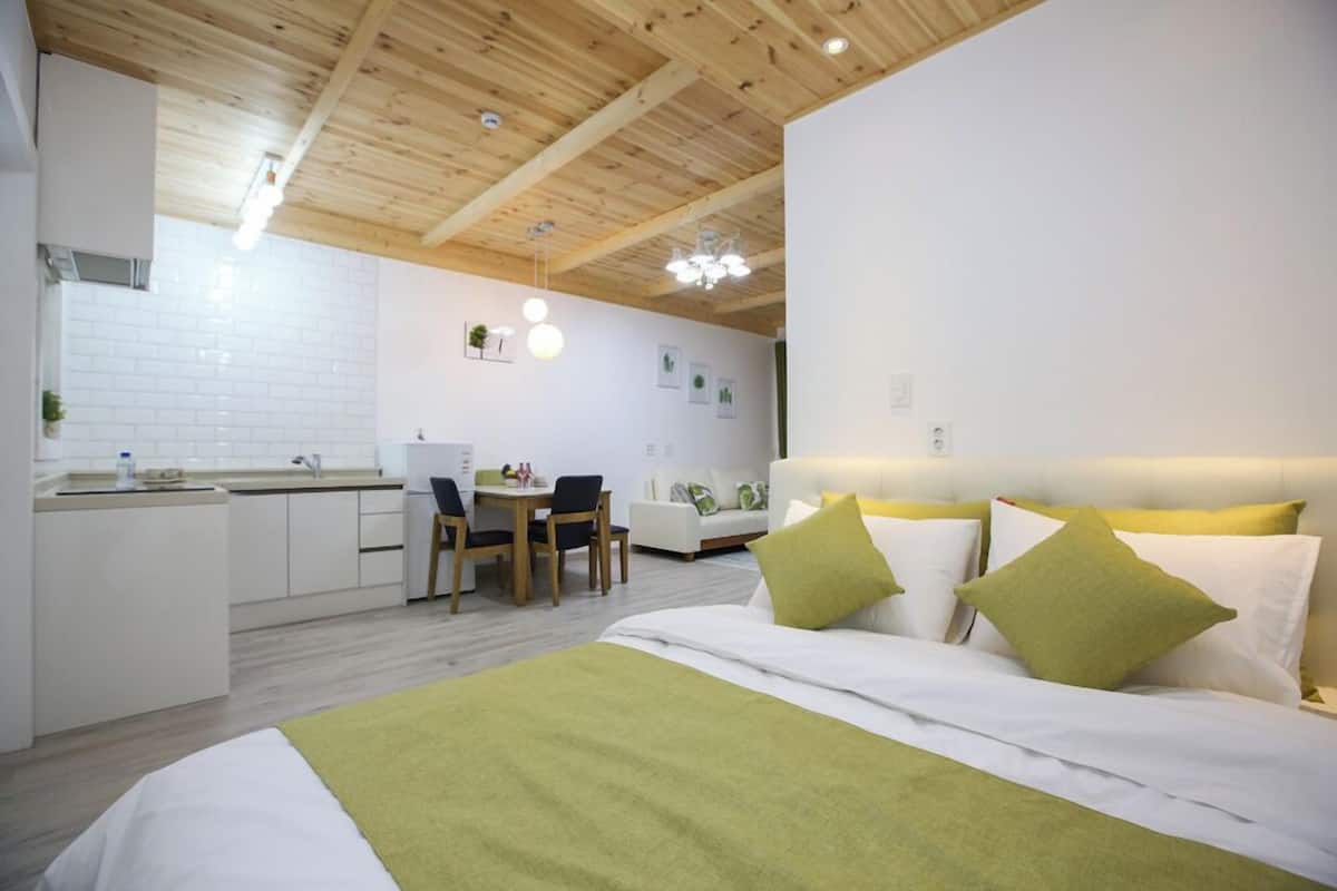 Room (Natural) | Free WiFi, bed sheets