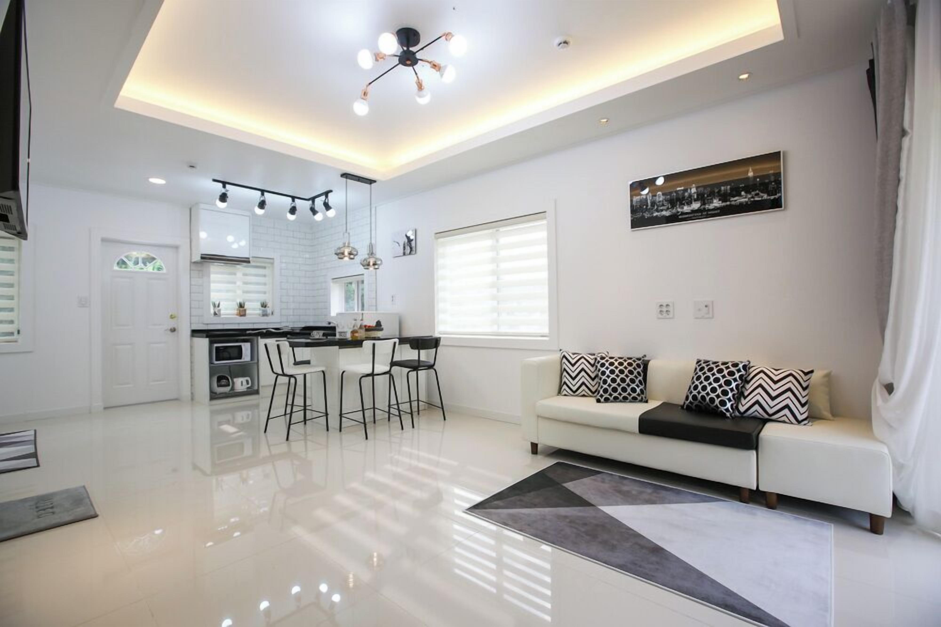 Room (Luda) | Free WiFi, bed sheets