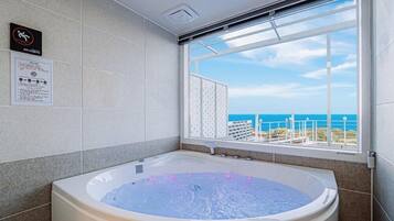 Room (103) | Free WiFi, bed sheets