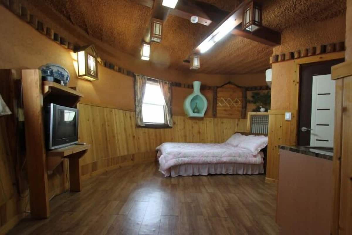 Chambre (Haesong 1) | Accès au Wi-Fi (inclus), literie fournie