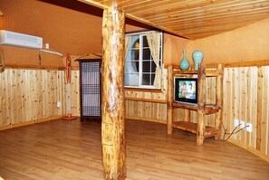 Room (Chamdeung 2) | Free WiFi, bed sheets - Dojagi Pension (Incheon)