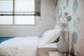 Room (1-dong 202) | Free WiFi, bed sheets - Maggiore Pension 1 (Pohang)