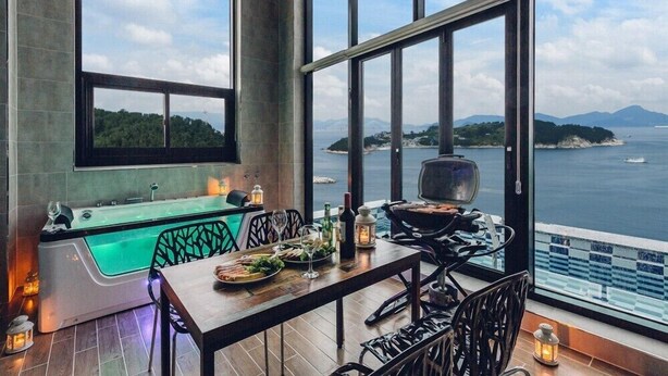 Room (201 (Duplex, Spa)) | WiFi (free), bed sheets - Sol SPA Pension (Geoje)