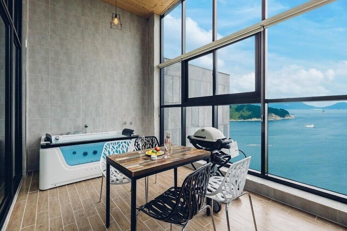 Chambre (402 (Duplex, Spa)) | Wi-Fi gratuit, draps fournis