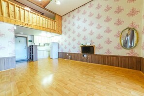 Room (103) | Free WiFi, bed sheets - Sunshine Garden Pension (Incheon)