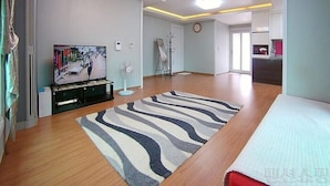 WiFi (free), bed sheets - Posidon Pension B (Incheon)