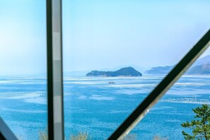 Free WiFi, bed sheets - Beach castle hotel & resort (Tongyeong)