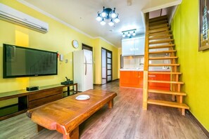 Room (Castle-dong 502) | Free WiFi, bed sheets - Beach castle hotel & resort (Tongyeong)