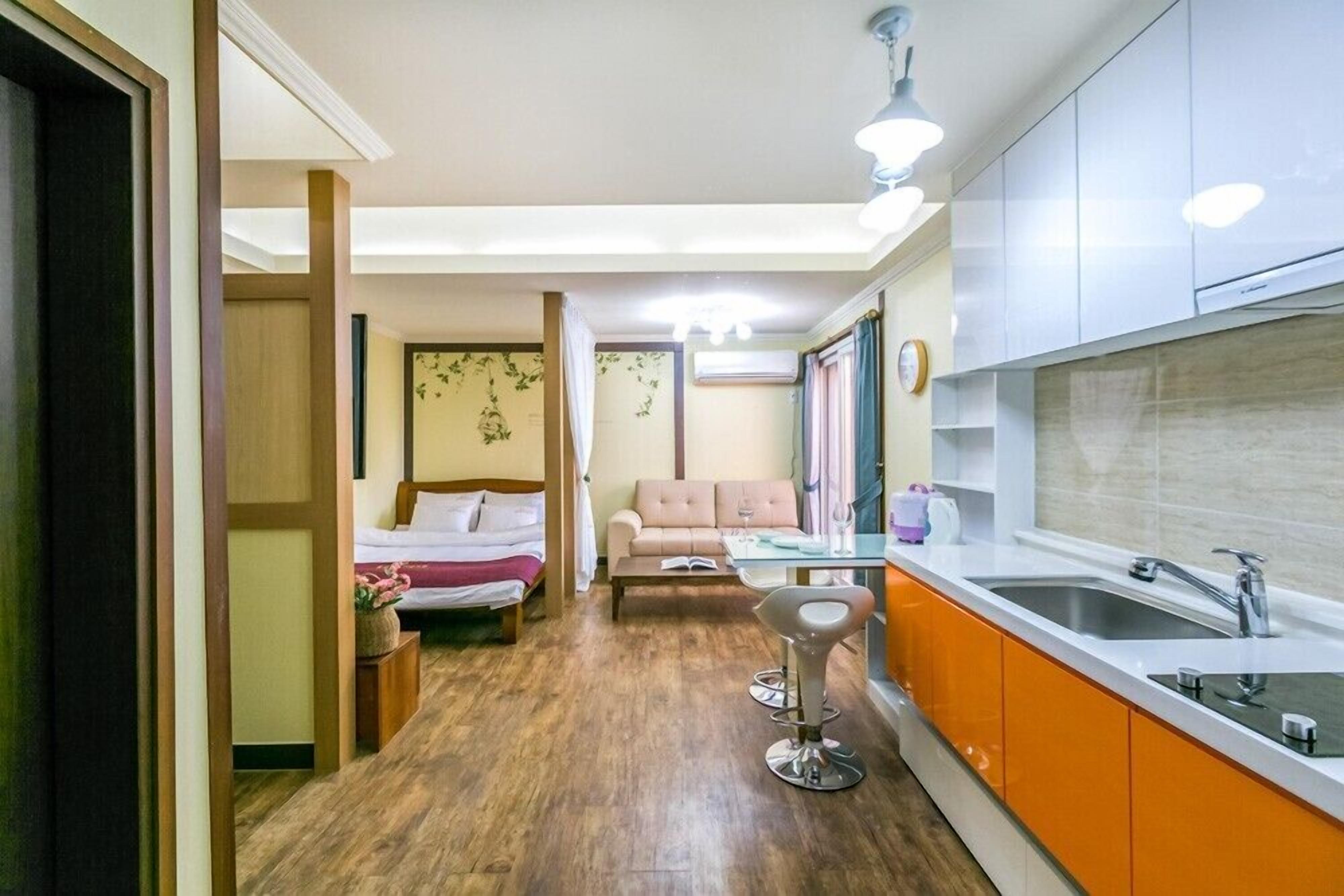 Room (Beach-dong 201)