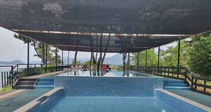 Beach castle hotel & resort