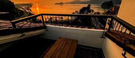 Room (Castle-dong 502) | Free WiFi, bed sheets