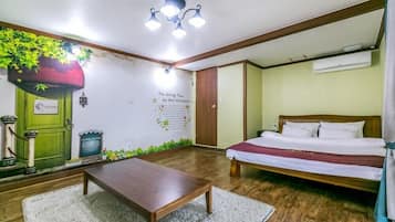 Room (Beach-dong 102) | Free WiFi, bed sheets