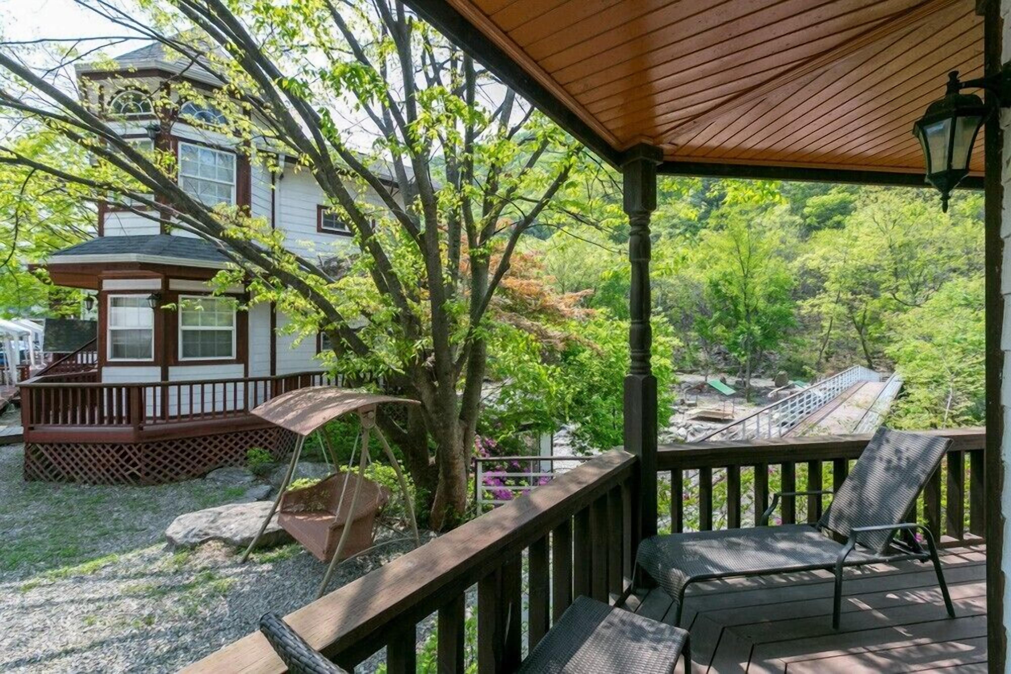 Room (A103) | Free WiFi, bed sheets