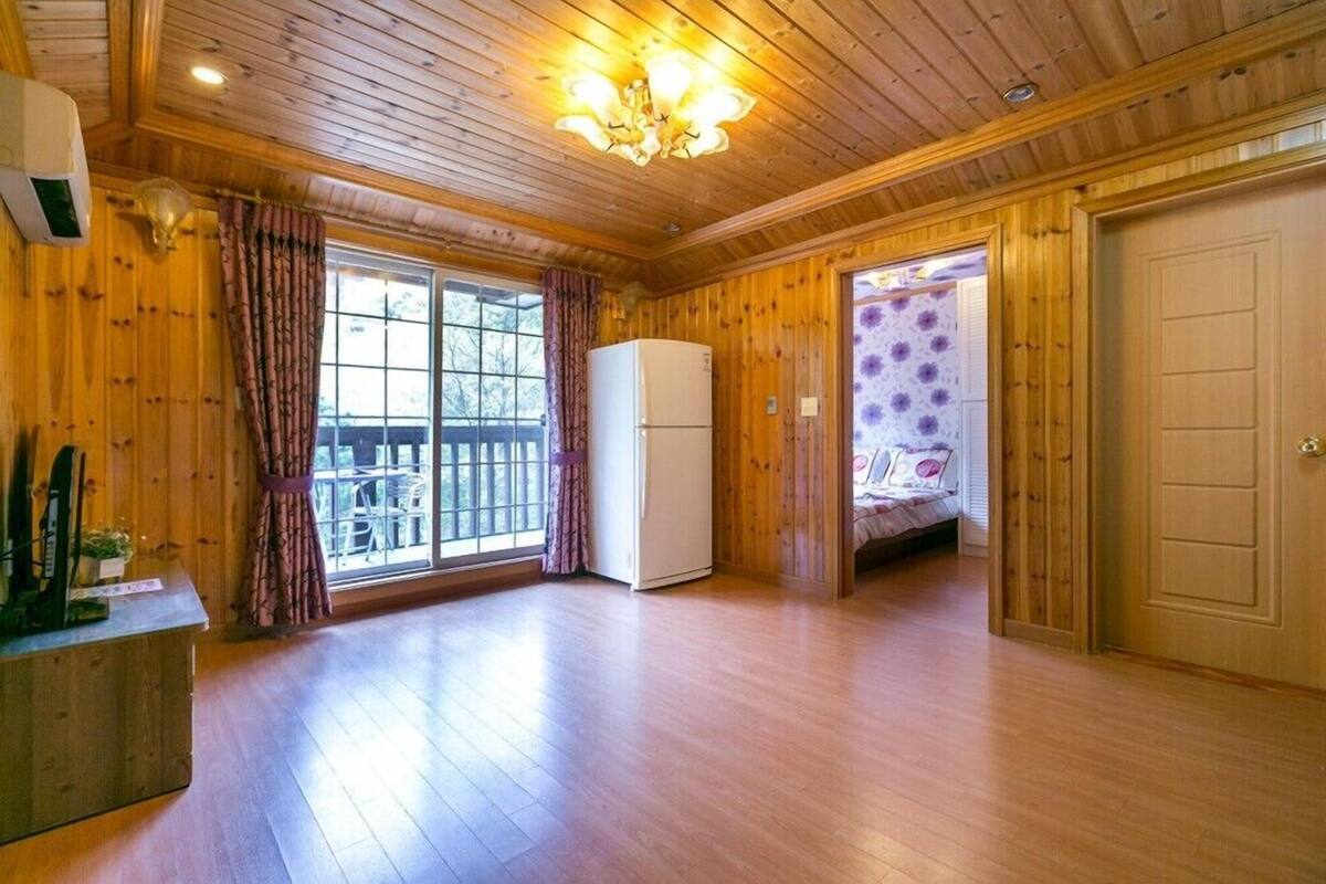 Room (A208) | WiFi (free), bed sheets