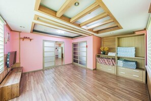 Room (Bada 3rd floor) | Free WiFi, bed sheets