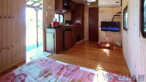 Room (Caravan)