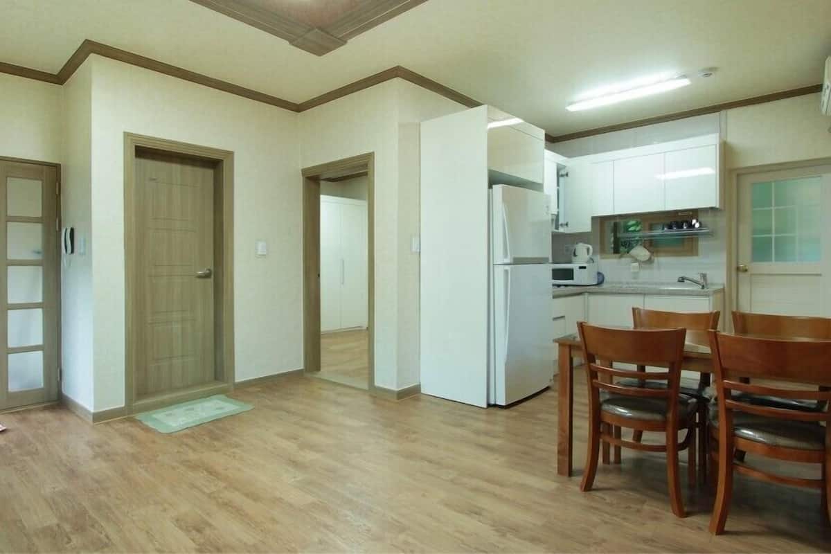1 habitación, wifi gratis y ropa de cama