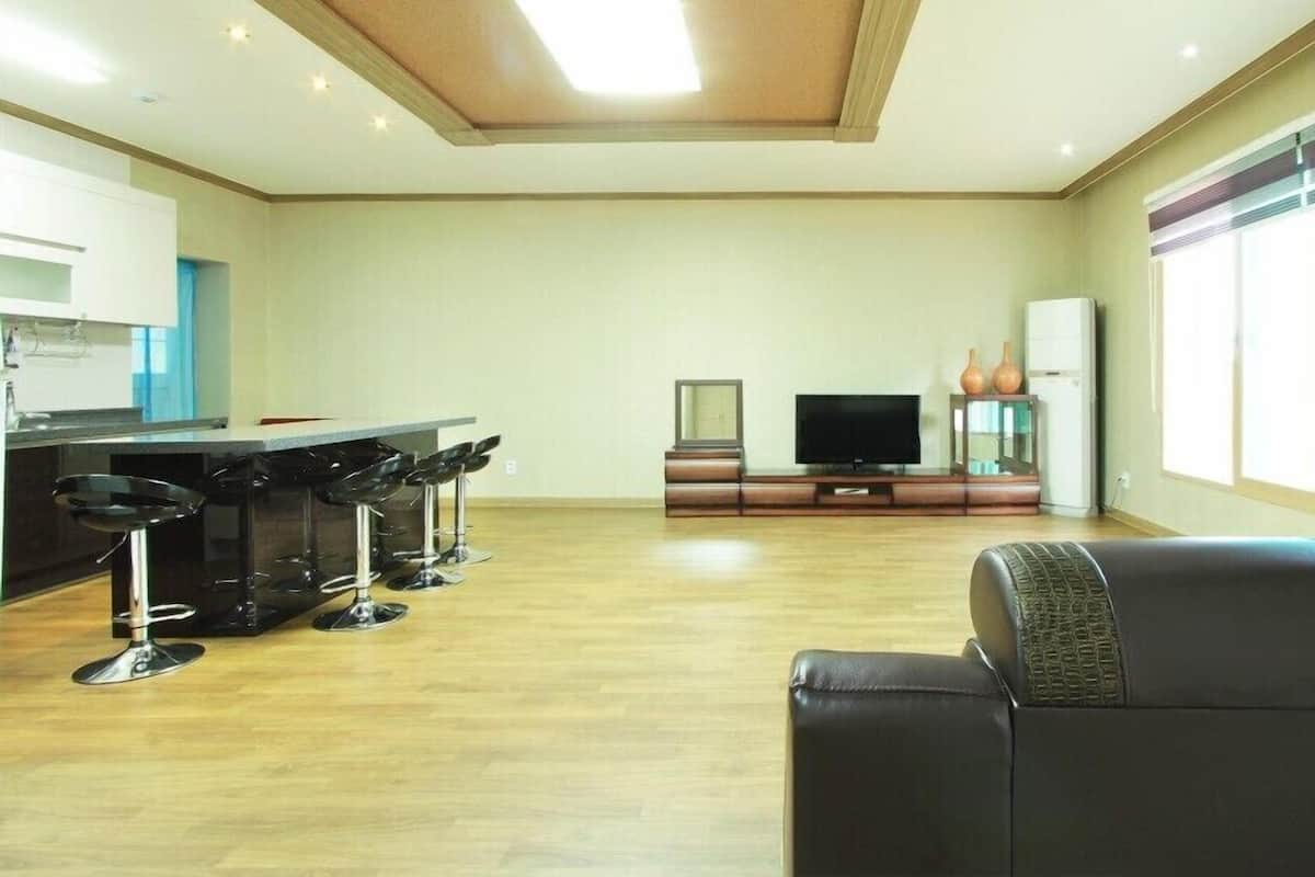 1 habitación, wifi gratis y ropa de cama