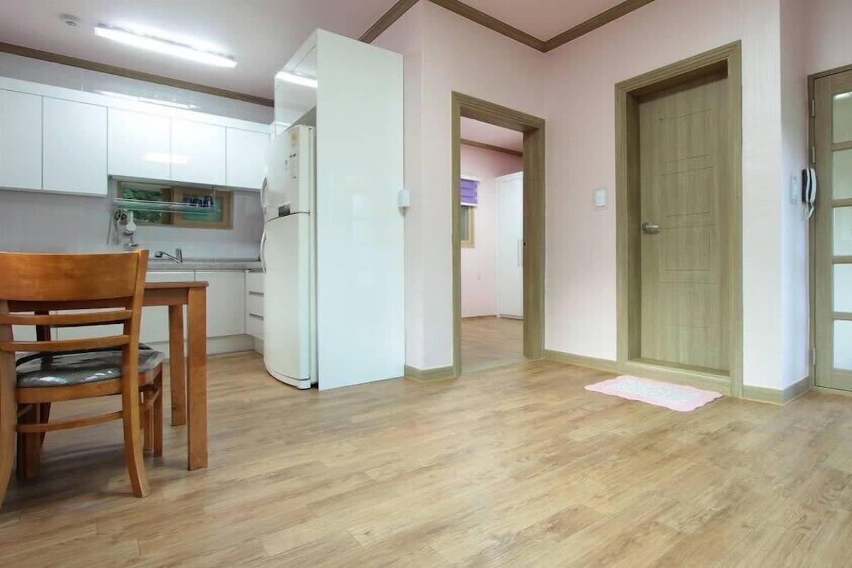 1 habitación, wifi gratis y ropa de cama