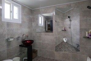 Habitación | Wifi gratis y ropa de cama