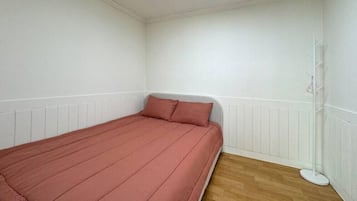 Room (Pado) | Free WiFi, bed sheets