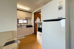 Room (Ineo Gongju) | Free WiFi, bed sheets