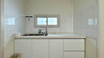 Room (Odaeyang) | Free WiFi, bed sheets