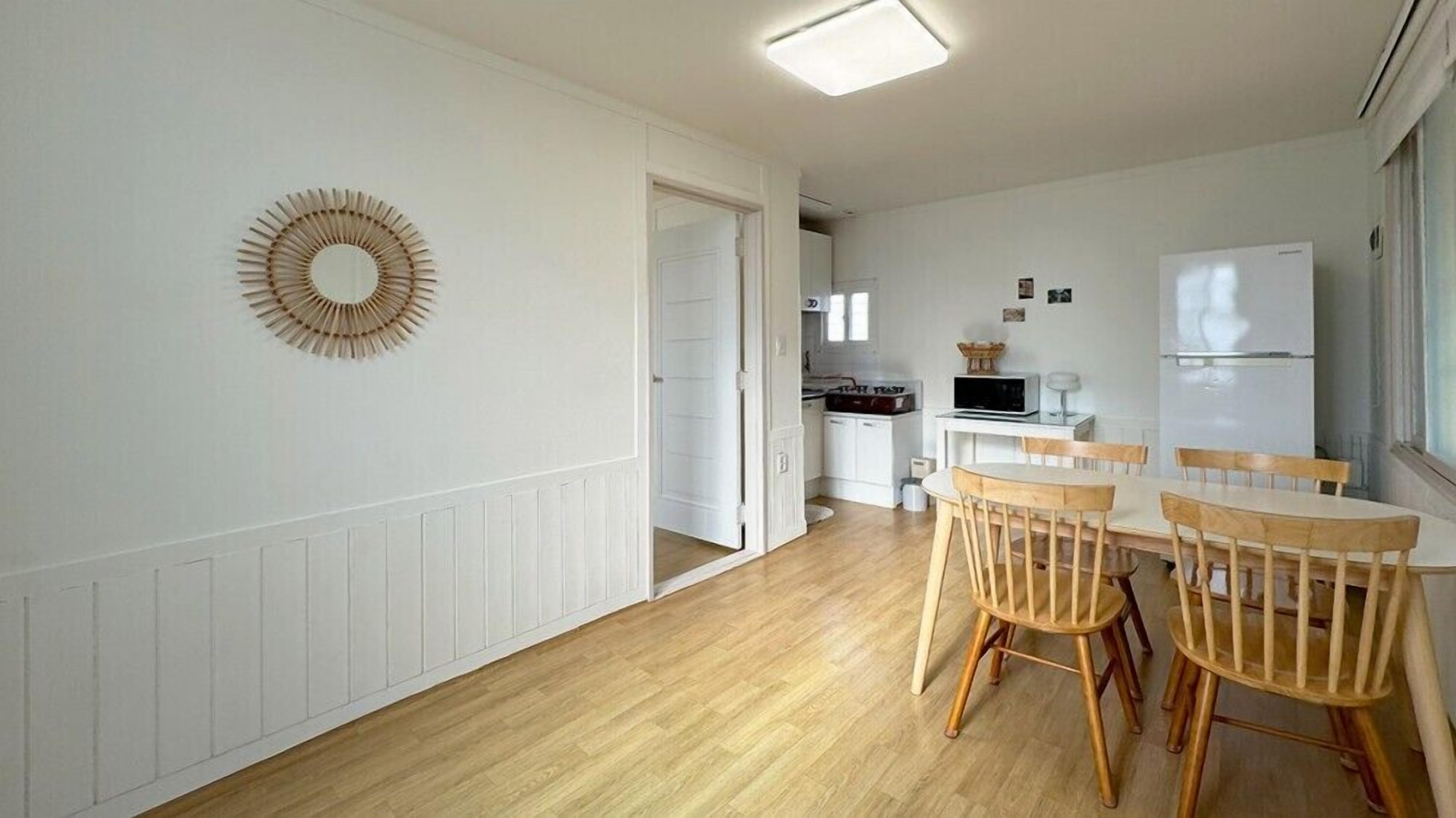 Room (Indoyang) | Free WiFi, bed sheets