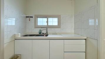 Room (Odaeyang) | Free WiFi, bed sheets