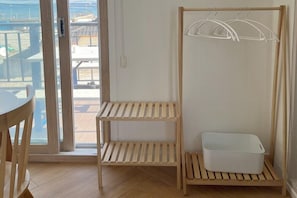 Room (Byuksul Bongju) | Free WiFi, bed sheets - Taeyoung Pension (Pohang)