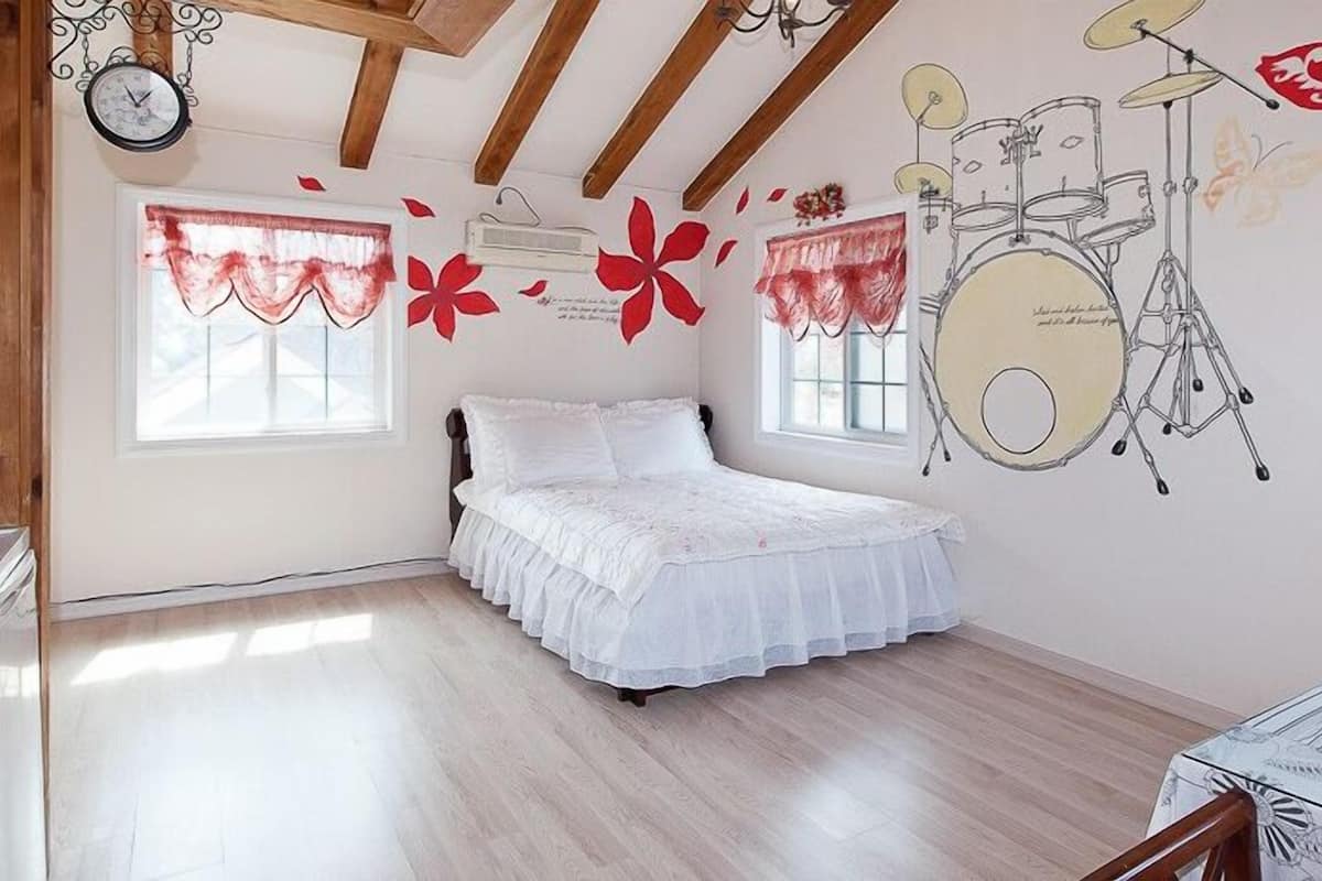 Room (Nuribul) | Free WiFi, bed sheets