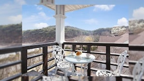 Room (Nuribul) | Free WiFi, bed sheets - Sky land pension (Taean)