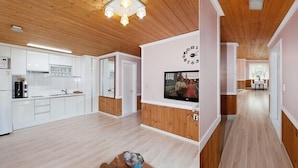 Room (Hanulbyul) | Free WiFi, bed sheets - Sky land pension (Taean)